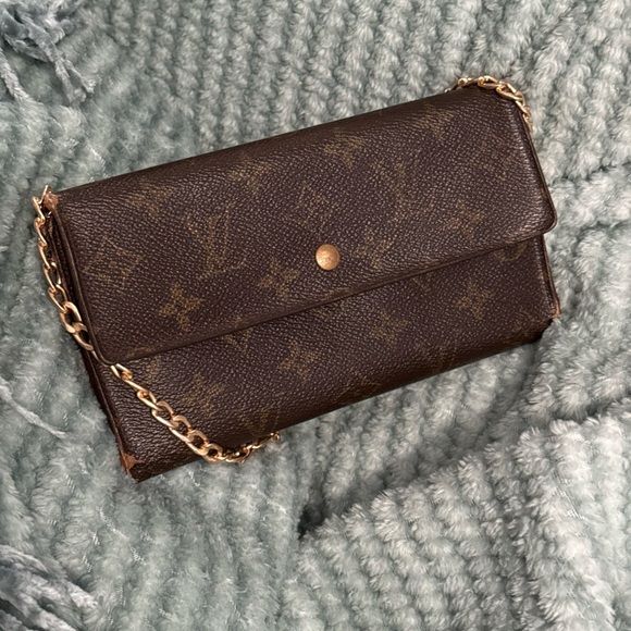 Louis Vuitton Handbags - Louis Vuitton Sarah Portefeiulle long Bifold wallet